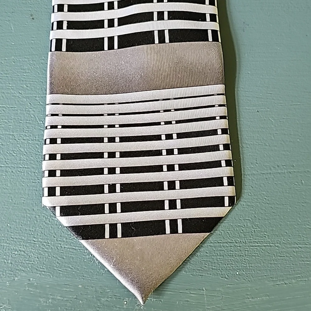 KarlKnox this tie